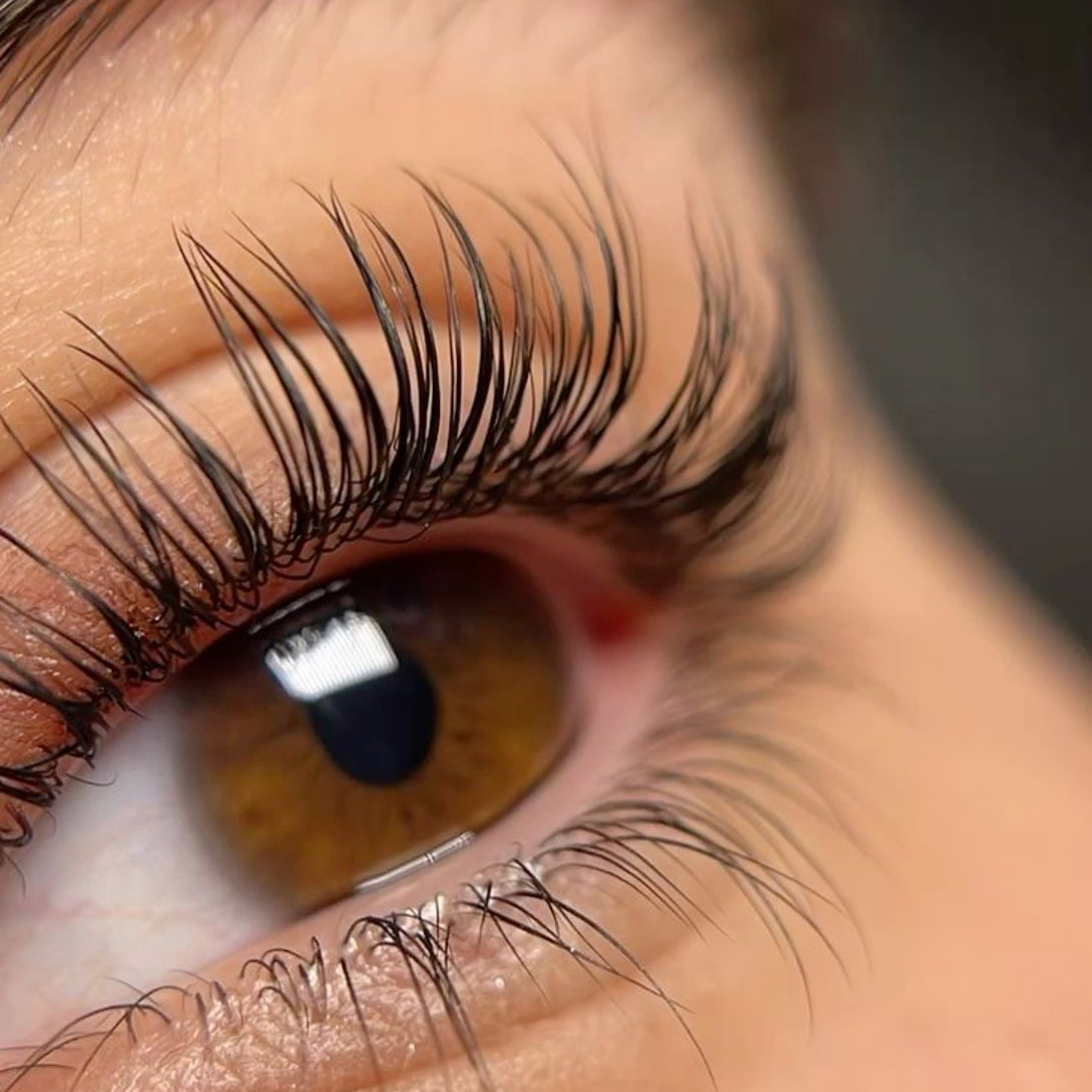 Kosmetika Mini obnova + express lash lifting - 80 min