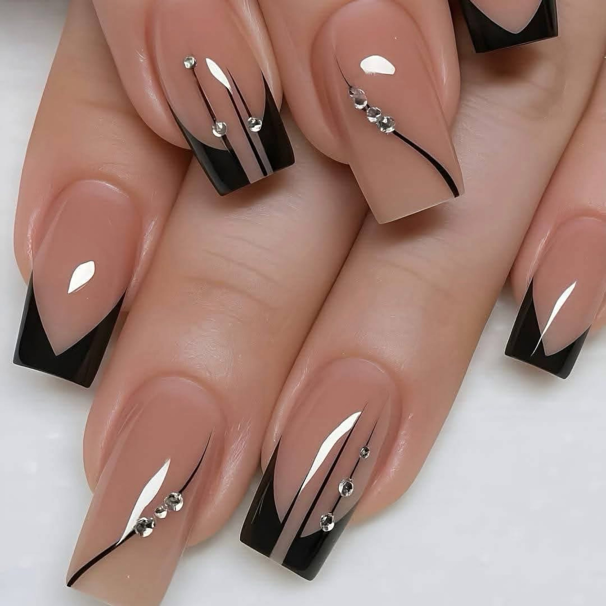 Manikúra • Manicure