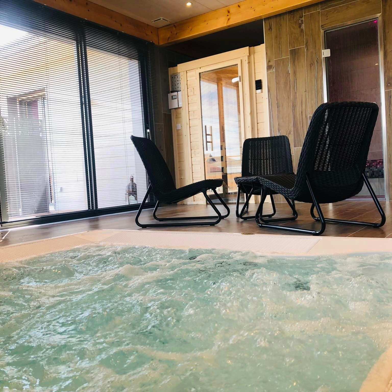 Parenthèse Jacuzzi 20 min et massage de 75 min