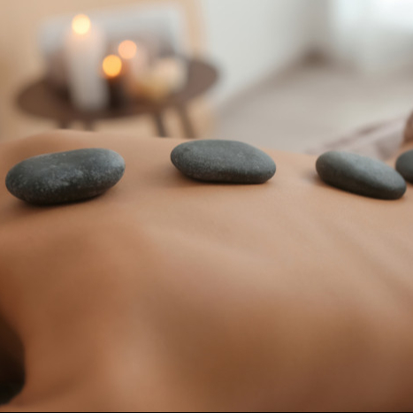 Masáž lávovými kameny (60 min.) - Adéla