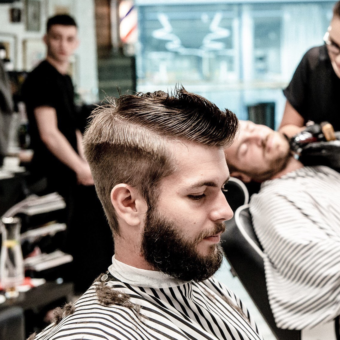Pánský střih + holení "hot towel" / úprava vousů + barvení