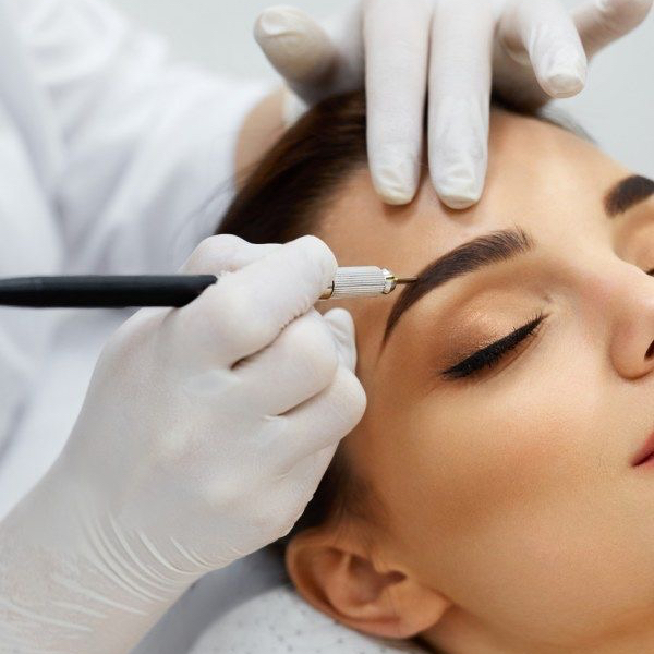 Maquillage semi permanent ( shading )