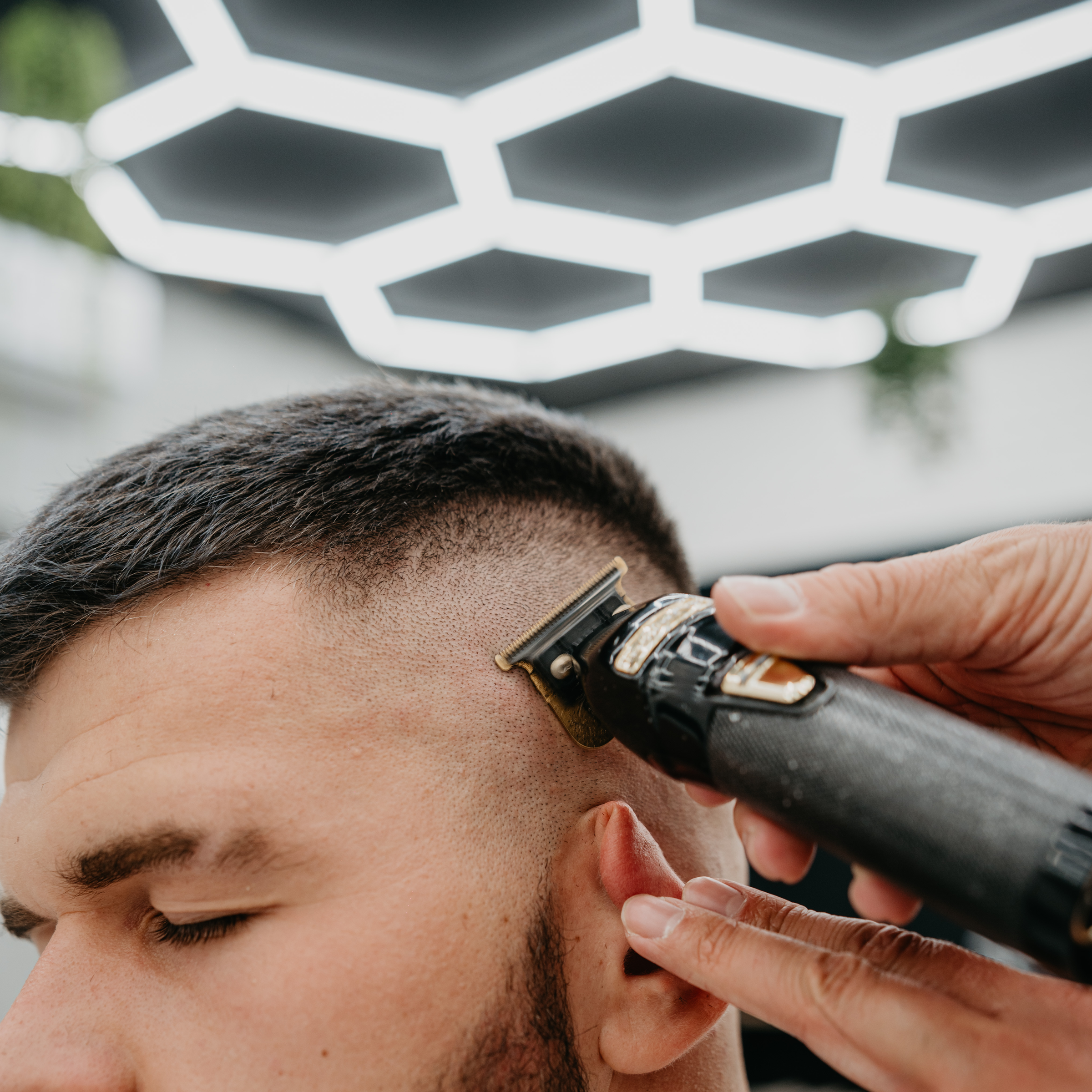 Střih vlasů (pouze strojkem)