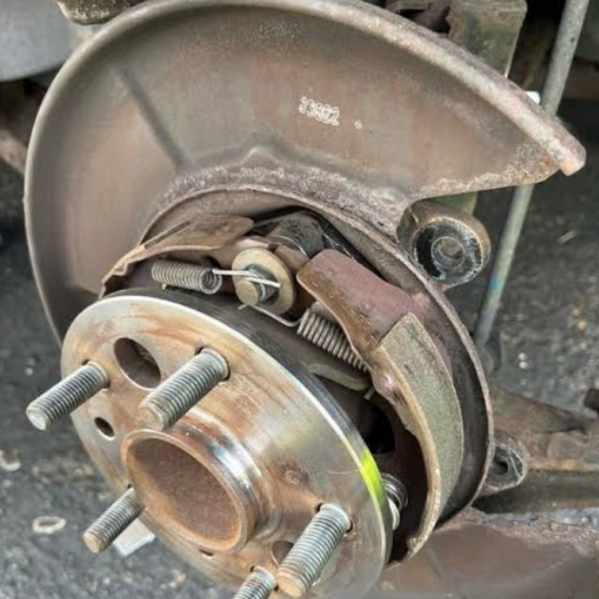 Cambio de kit frenos traseros zapatas ( tambor )