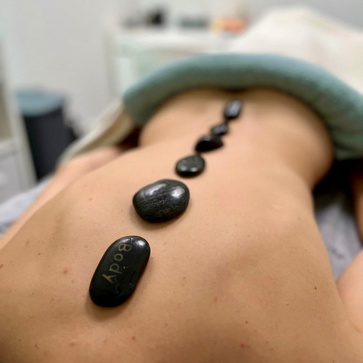 Masáž lávovými kameny