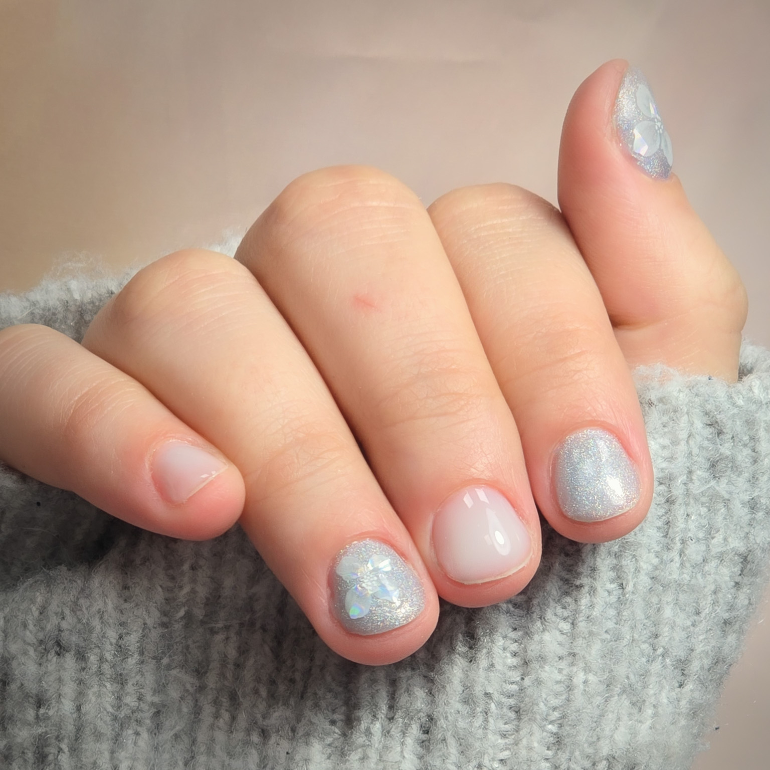 Gel lak (base) – zpevnění přírodního nehtu (velikost XS)