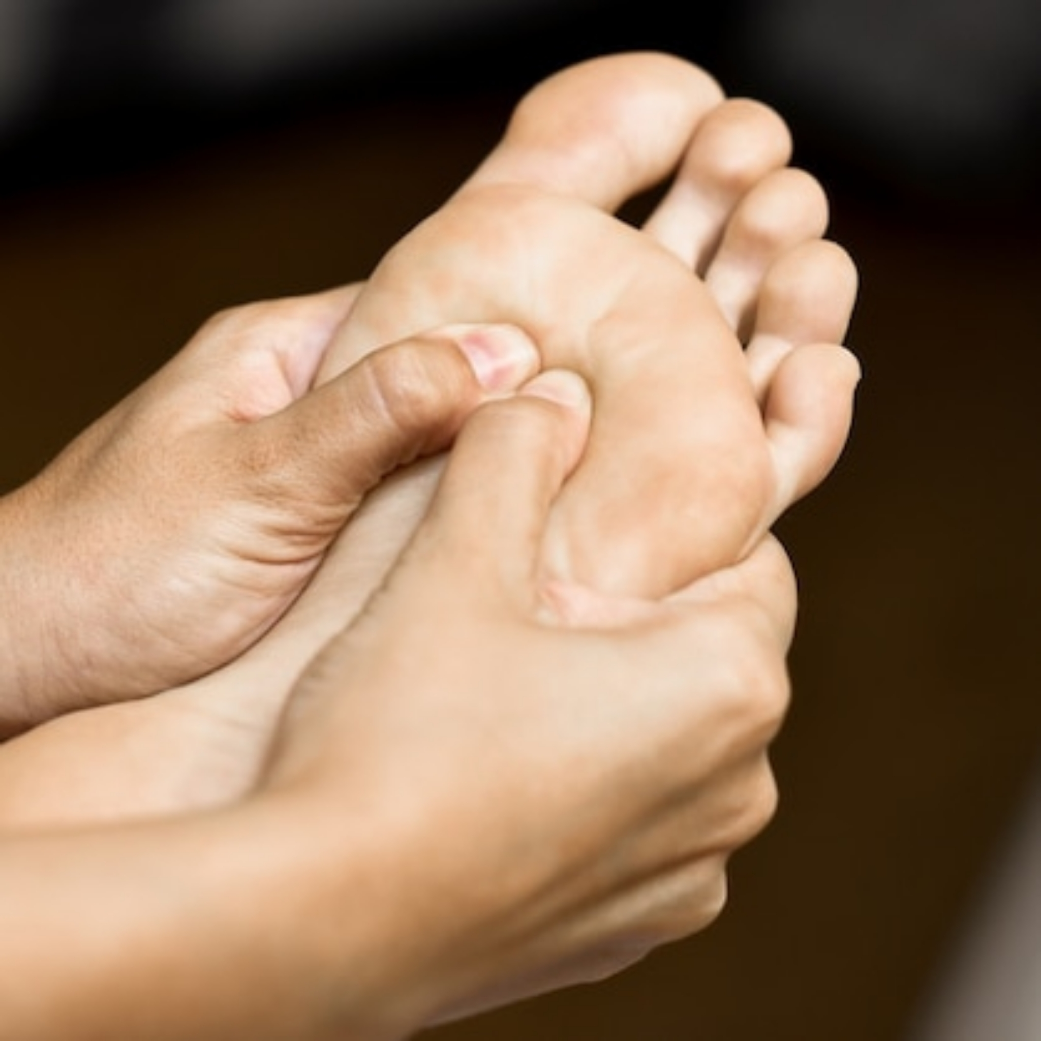 Massage des pieds aux H.E. - 45min