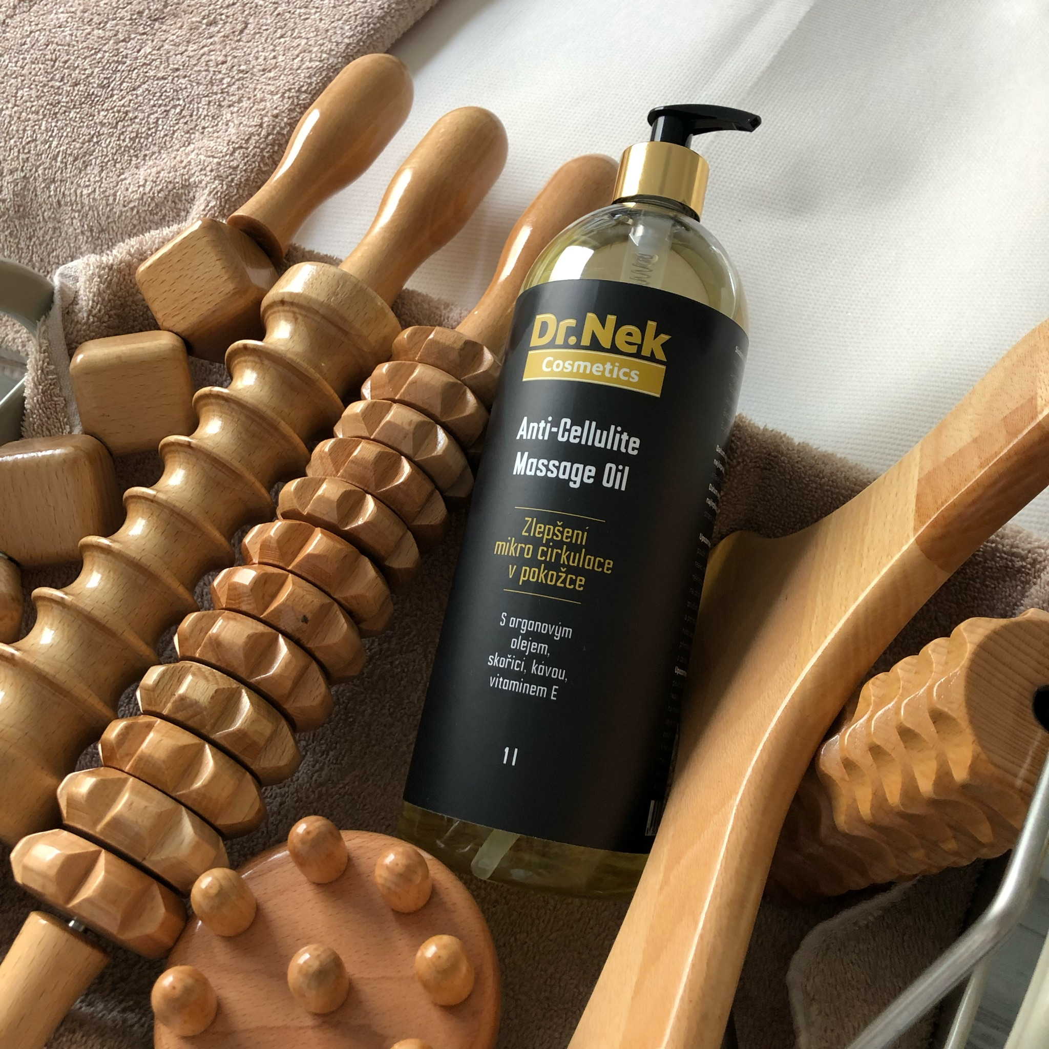 Maderoterapie 70 minut anticelulitidní ošetření