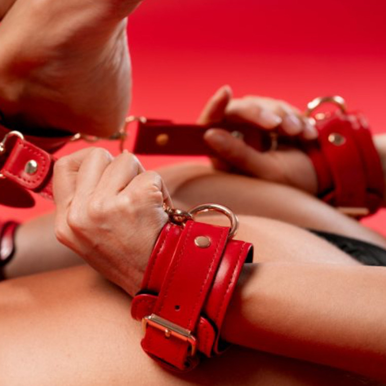 Tvrdá BDSM masáž – Odevzdání se své Madam-30 minut