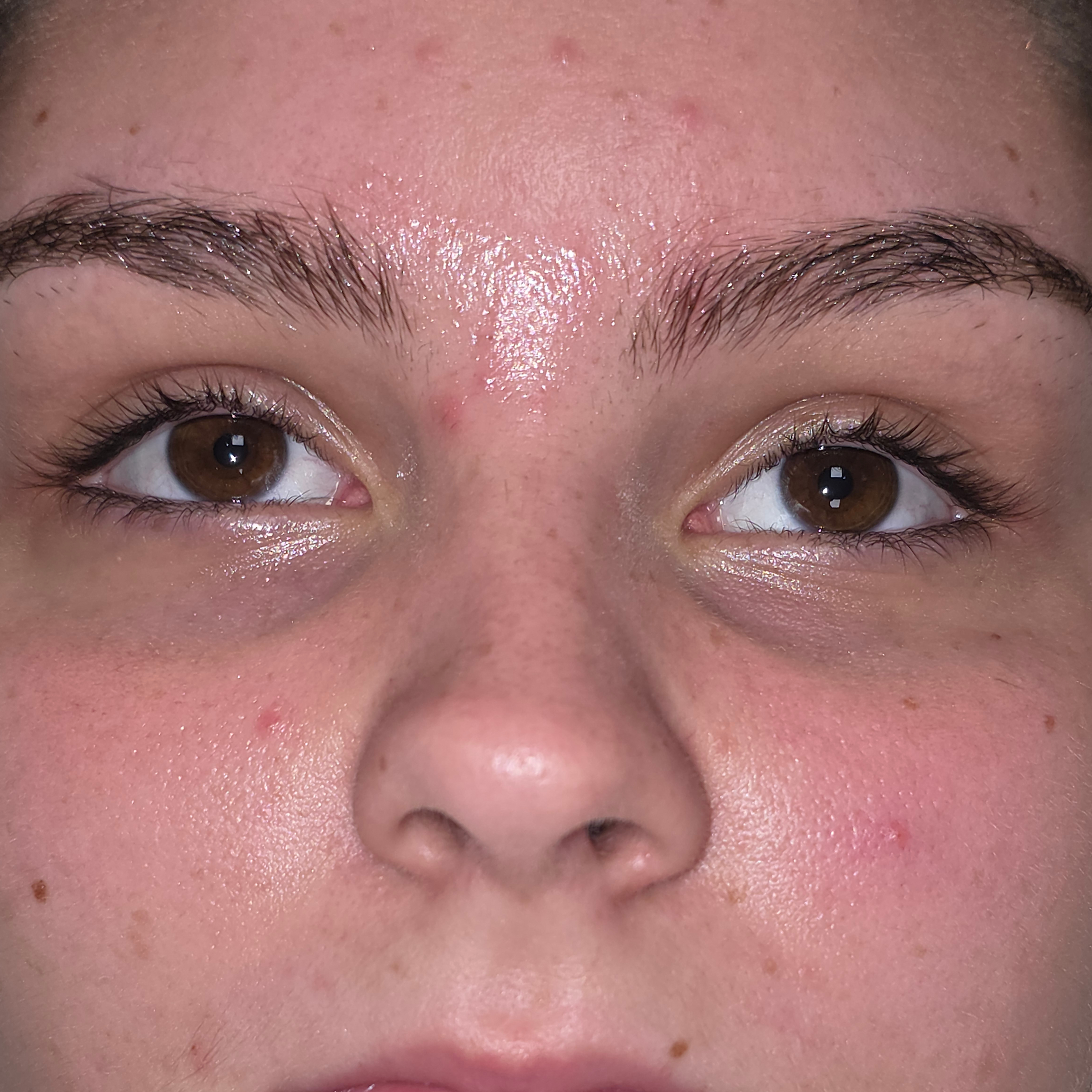 Dépose extensions de cils