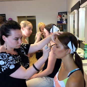 Smink Party / Lánybúcsú / Csapatépítő (3 óra és 4-6 fő)