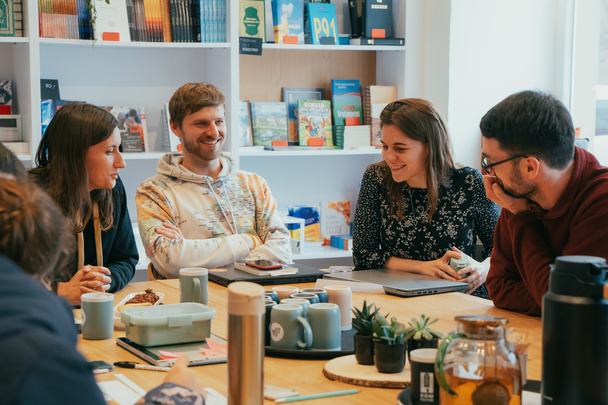 Explore Bible Group | Międzynarodowa grupa biblijna (ENG)