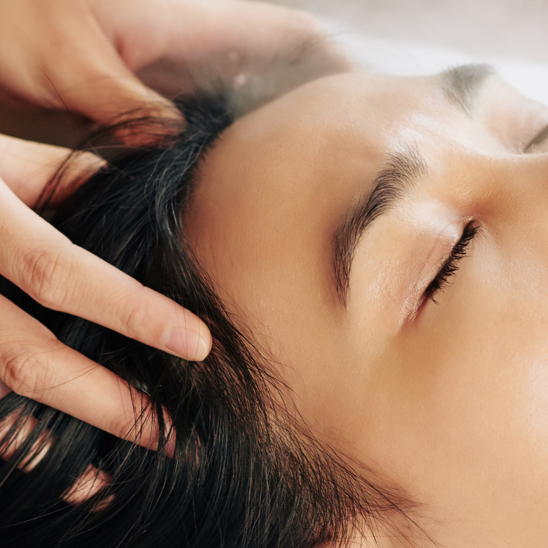 Massage du cuir chevelu - Caresse Capillaire 15min