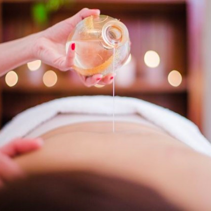 Massagem Abhyanga