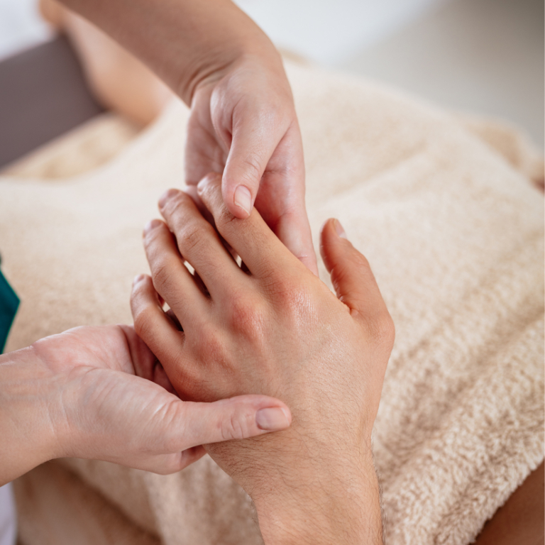 Klasická masáž ruky