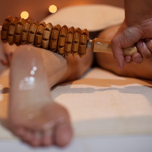 MADEROTERAPIE CELÉHO TĚLA S OBLIČEJEM