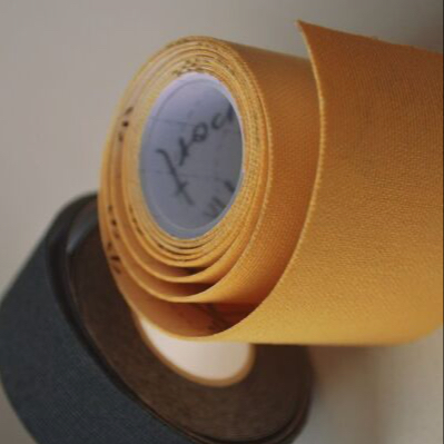 Kinesiotaping (490,- / 790,-) / Kinesio taping (490,- / 790,-)