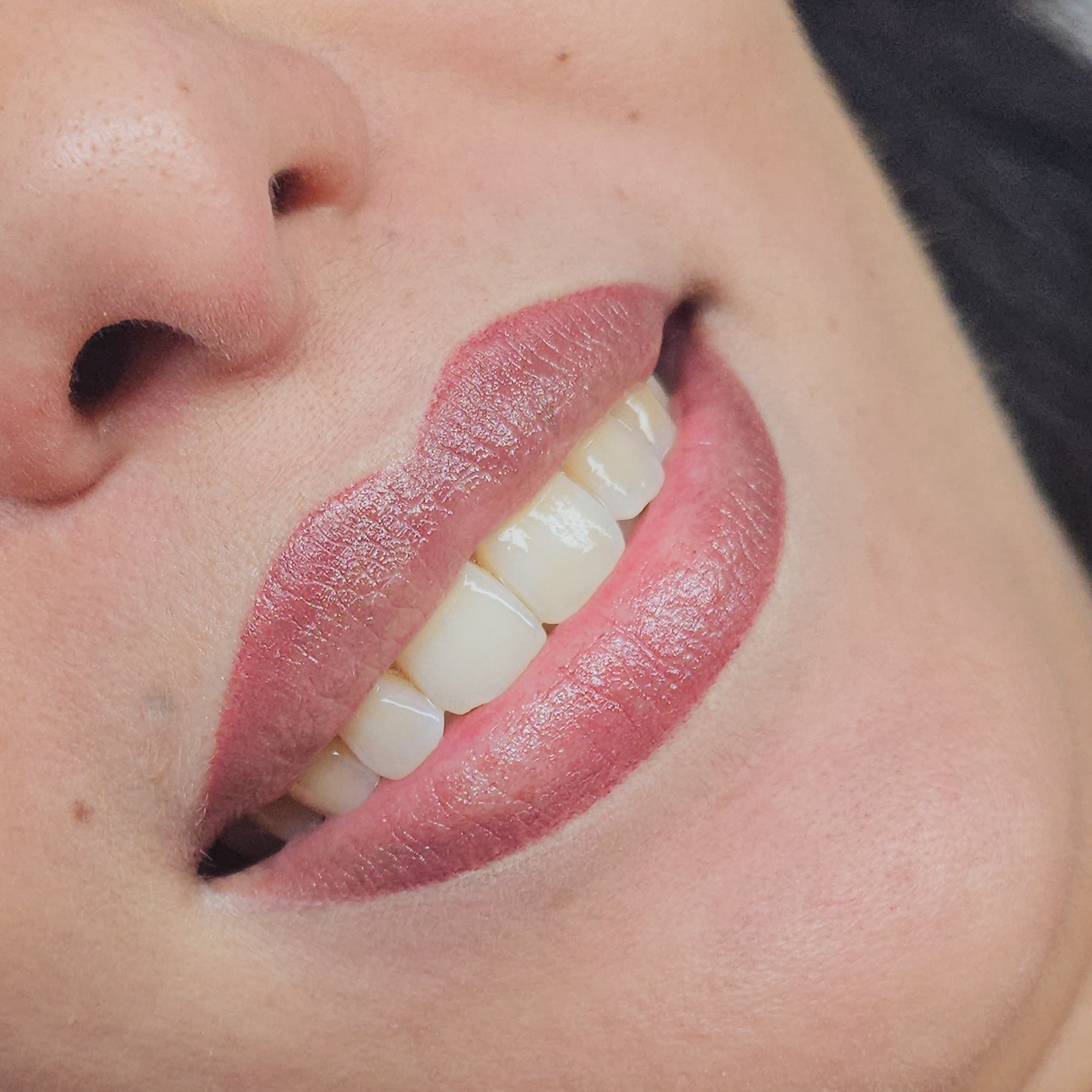 Dermo lèvres effet blush lips ET contour dégradé