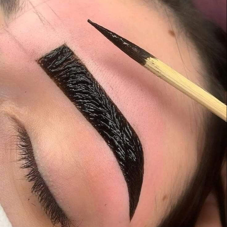 Restructuration des sourcils + teinture