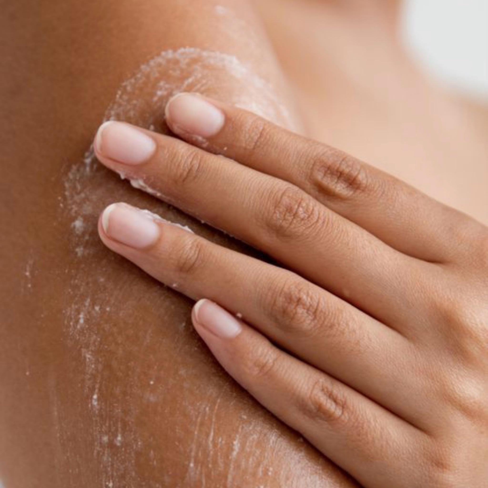 Essential – Relaxačný čistiaci telový peeling