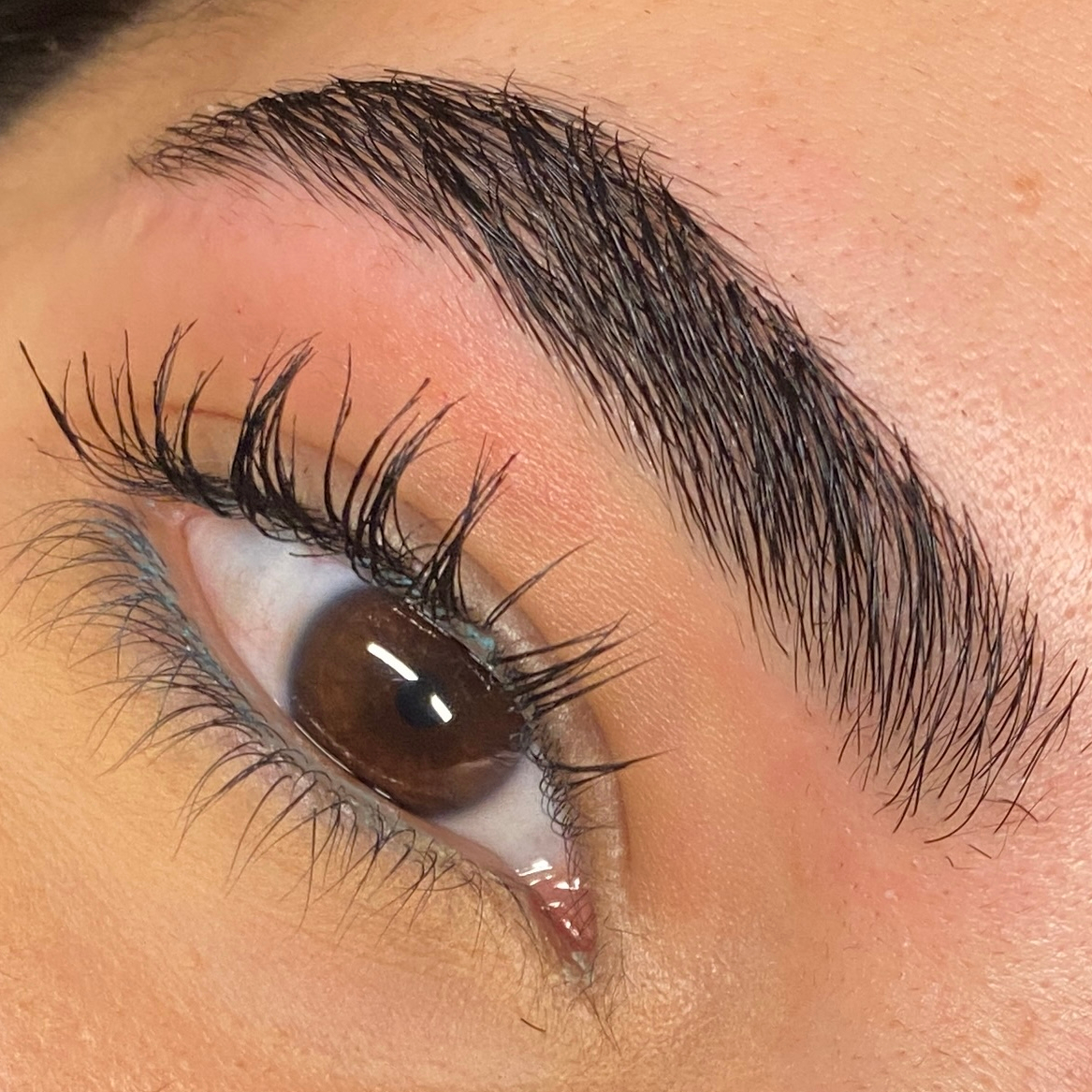 Épilation Des Sourcils