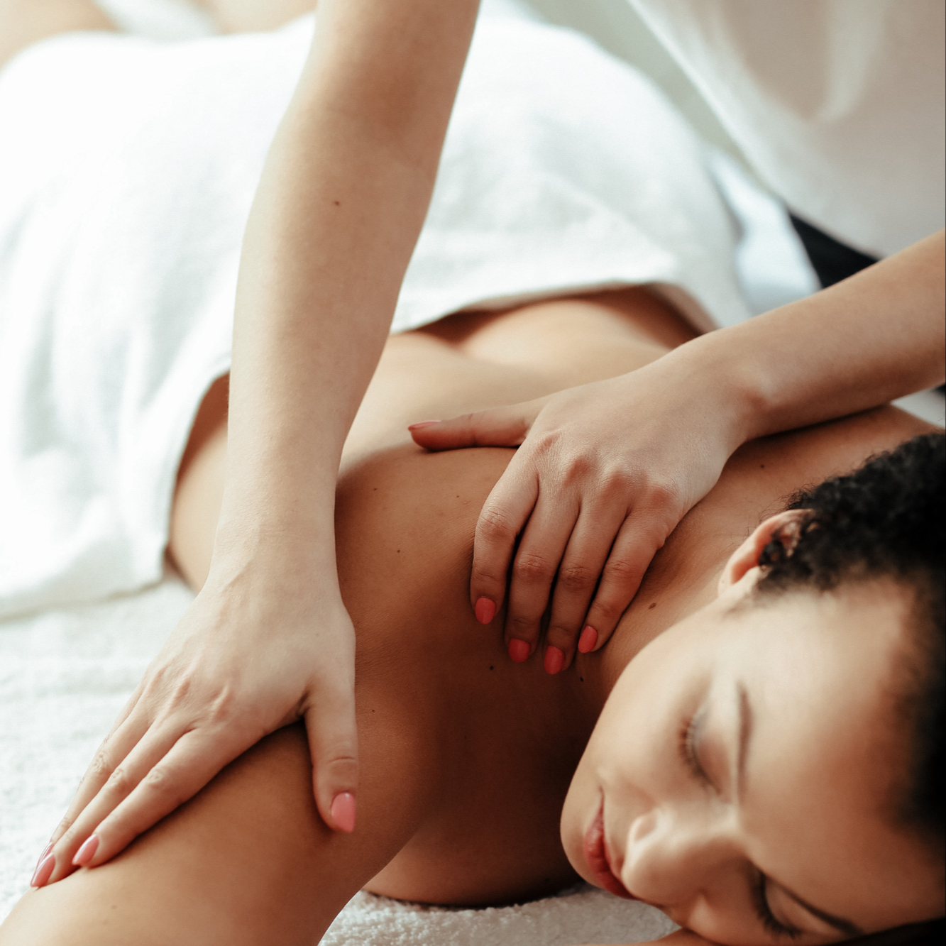 Massage Californien - (Jambes & Dos uniquement)