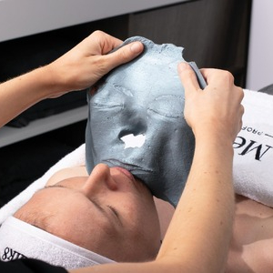 OMLAZUJÍCÍ PLATINOVÉ OŠETŘENÍ PLETI