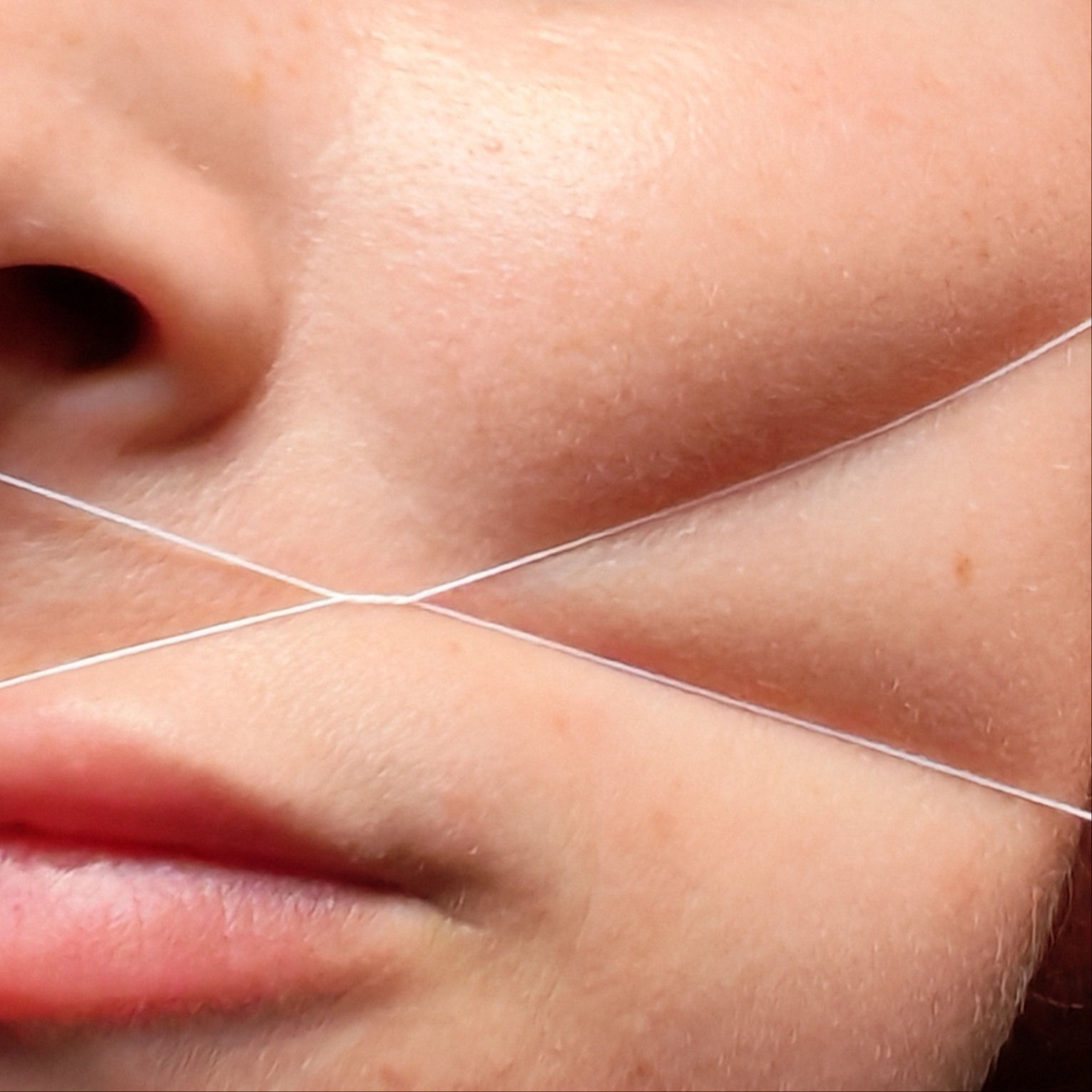 Epilation au fil - Menton ou lèvres