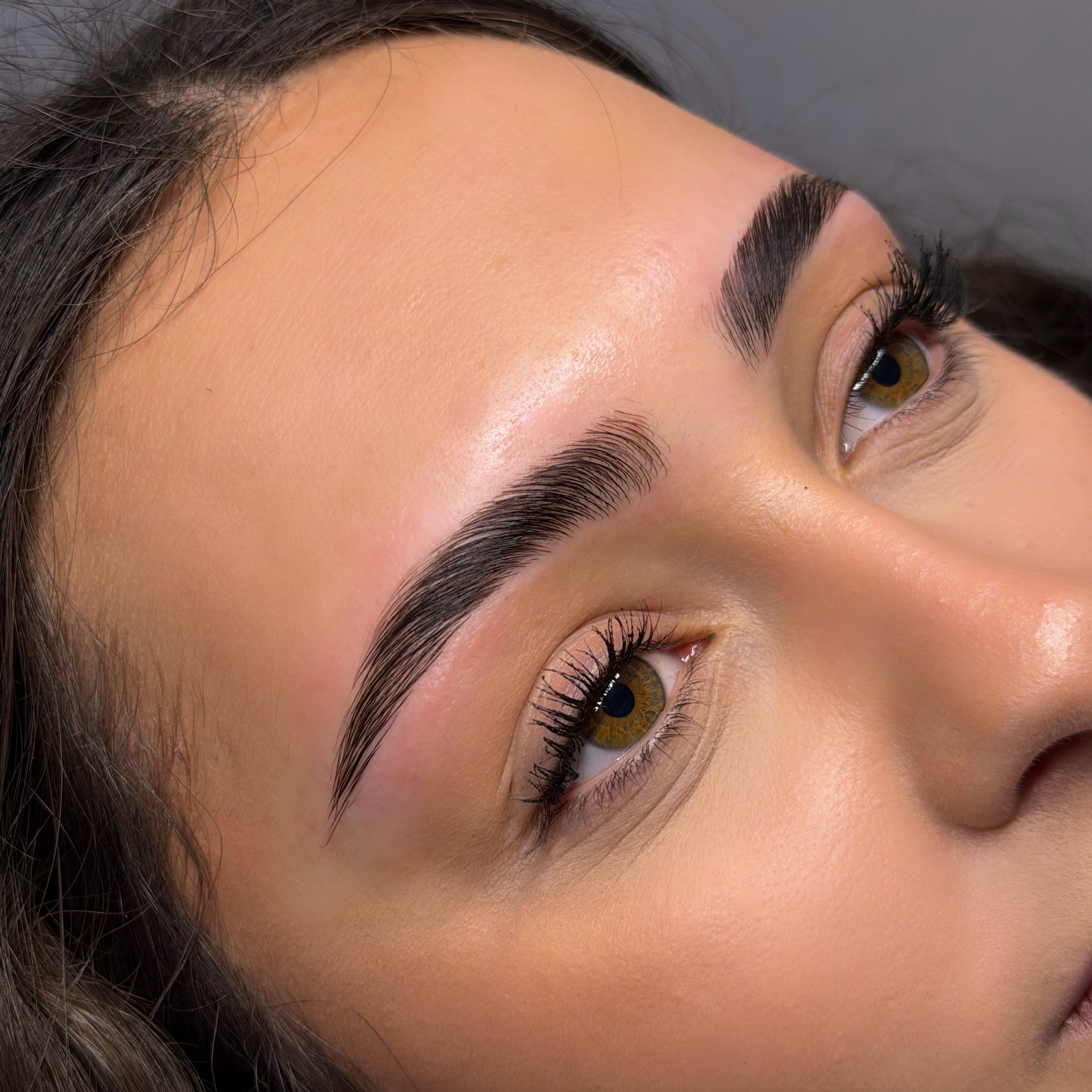Pack Browlift ( browlift + restructuration + teinture)