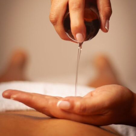 Anticelulitidní masáž medová / Anti-cellulite honey massage