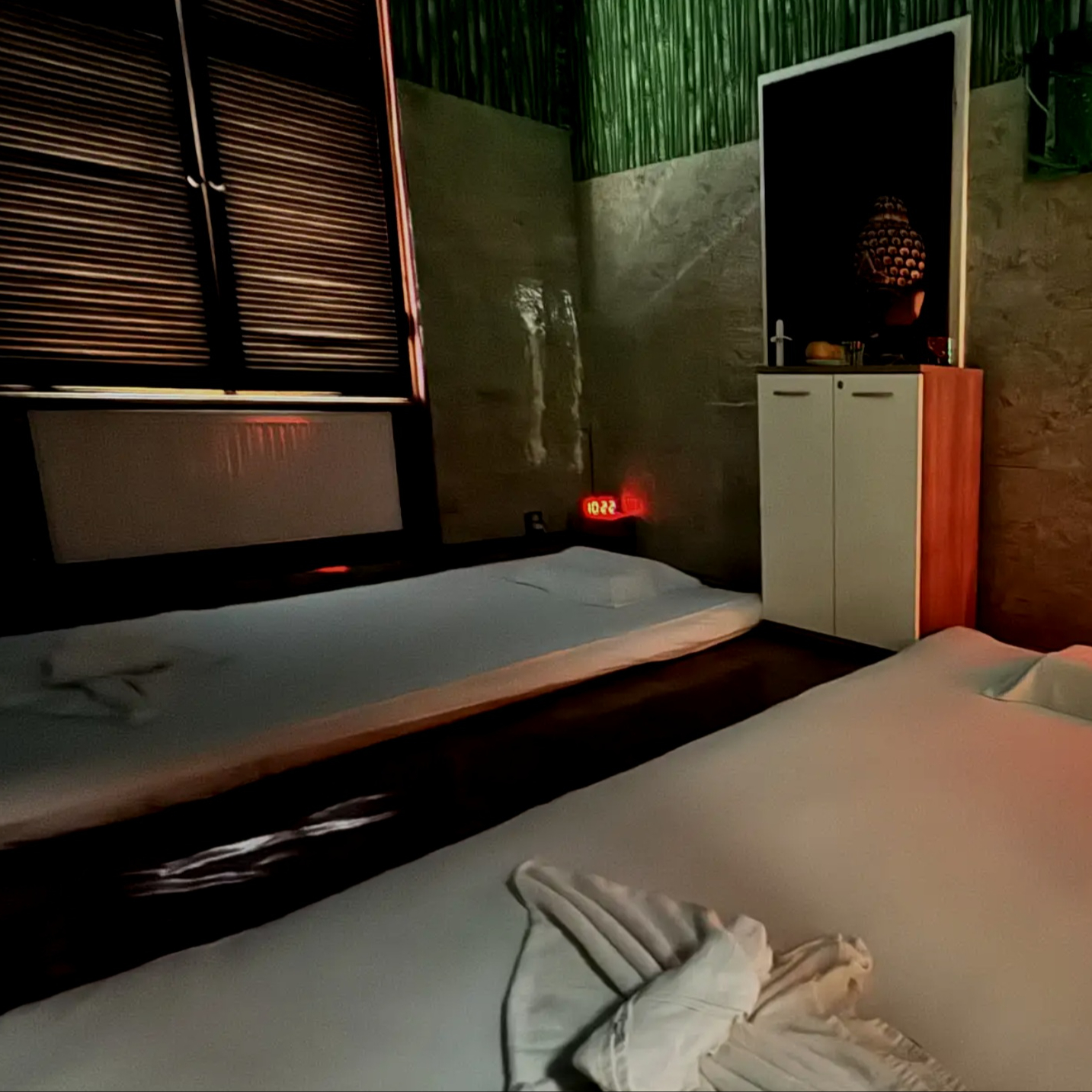 Thajská párová masáž v délce 90 minut (Combi, Thai, Relax oil)