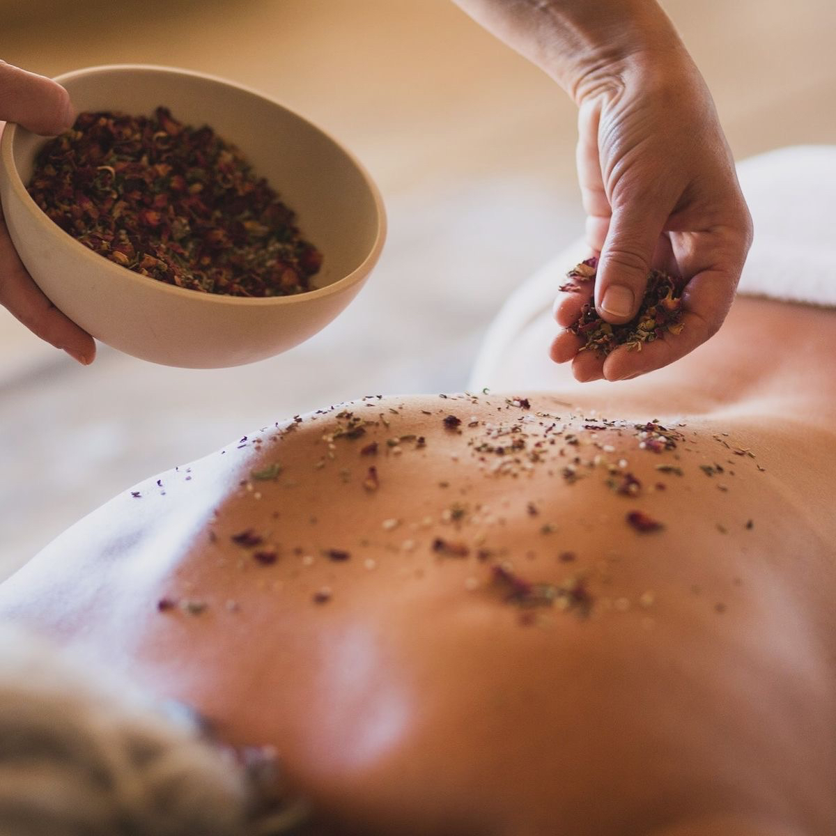 GOMMAGE ET MASSAGE DOS 35MIN