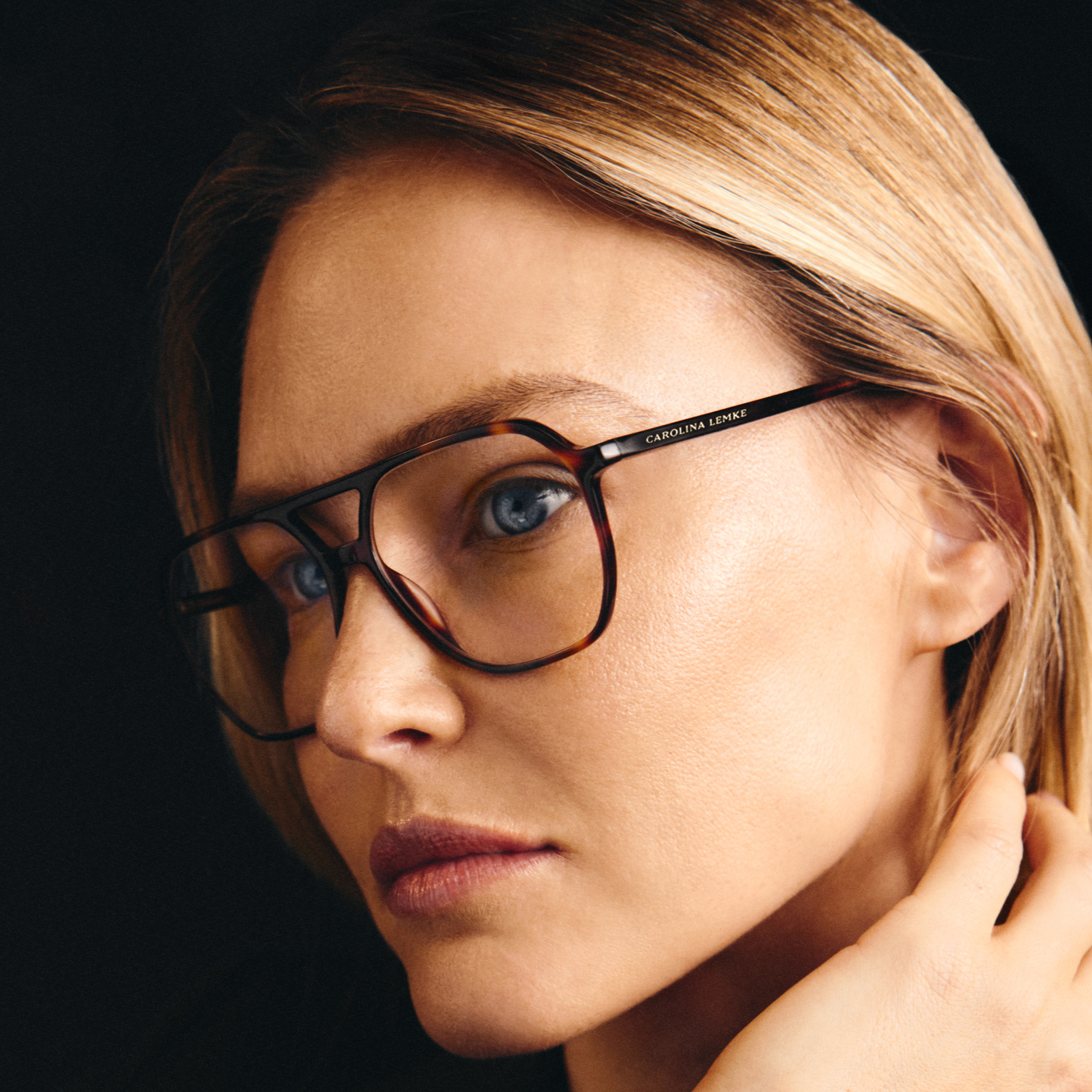 Konzultace s výběrem brýlí/ Assistance with eyeglass selection