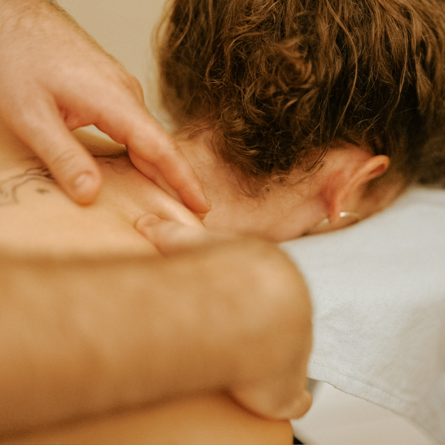 Svédmasszázs (hát, 30 perc)