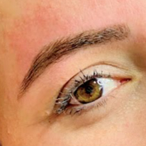 Design de sobrancelhas na cera