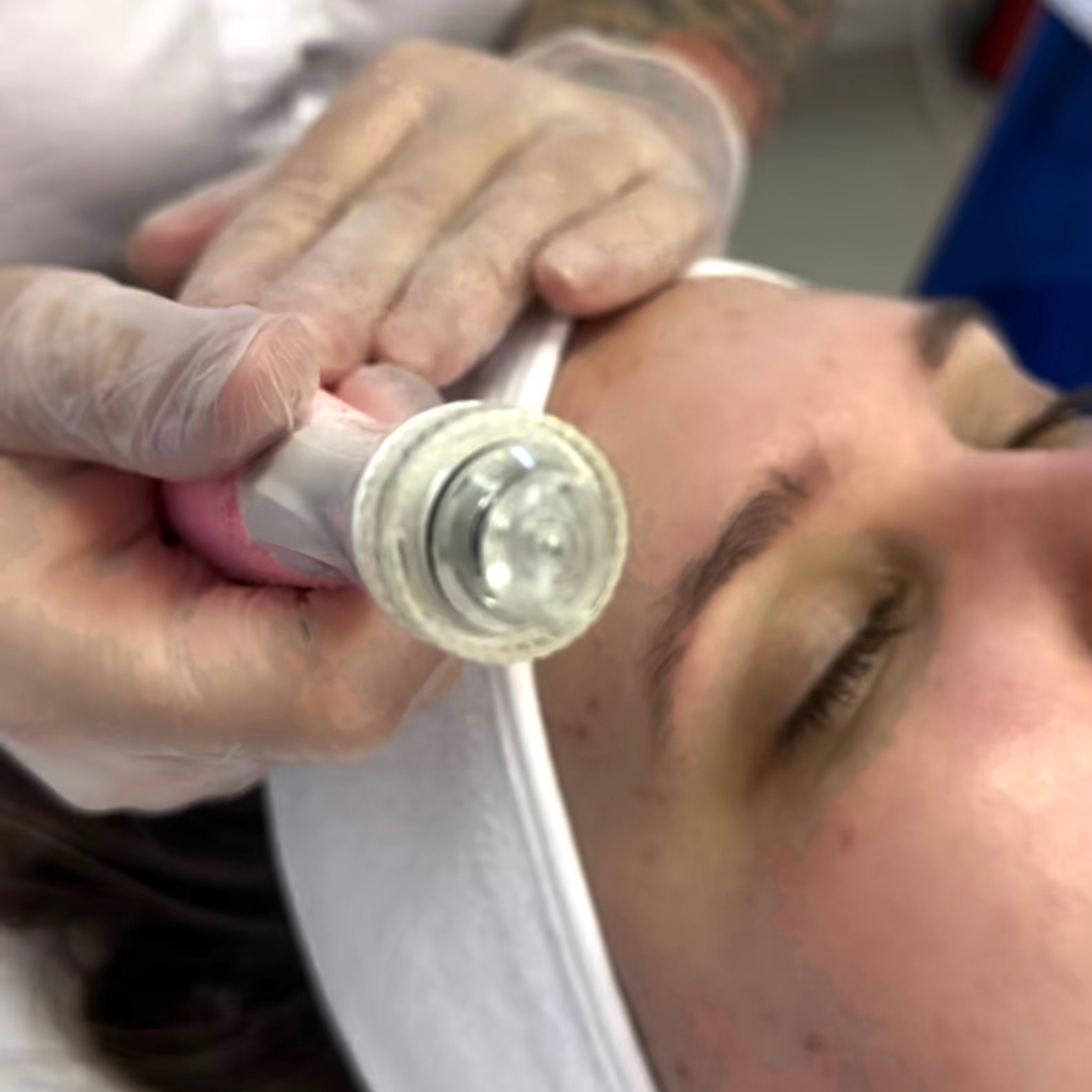 AQUA-GLOW RITUAL: intenzívna revitalizácia pre okamžitý jas