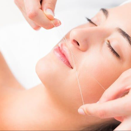 Épilation au fil – Lèvre, contour de la bouche & menton