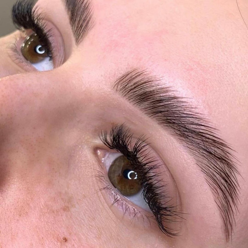 Augenbrauenlaminierung