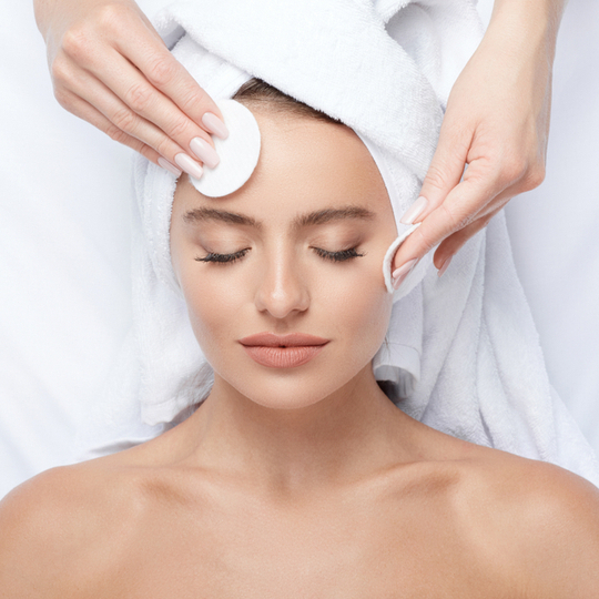 Limpeza de pele + Dermaplaning