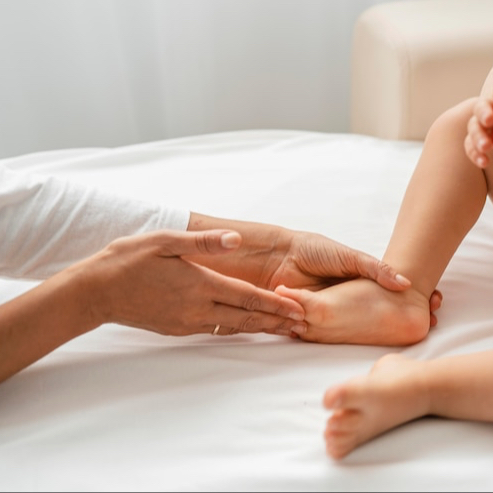 Réflexologie plantaire bébé