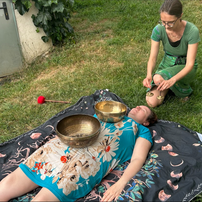 JOURNEE INITIATION SONS ET VIBRATIONS AVEC LES BOLS CHANTANTS