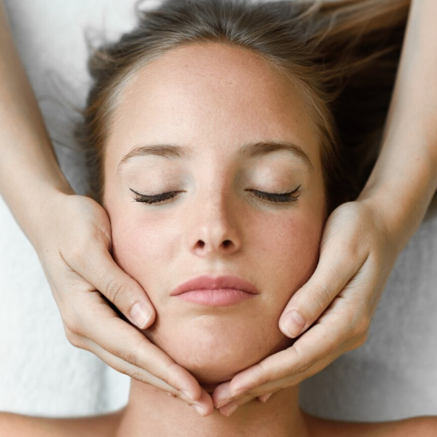 Arc, Nyak és Dekoltázs kombinált kezelés