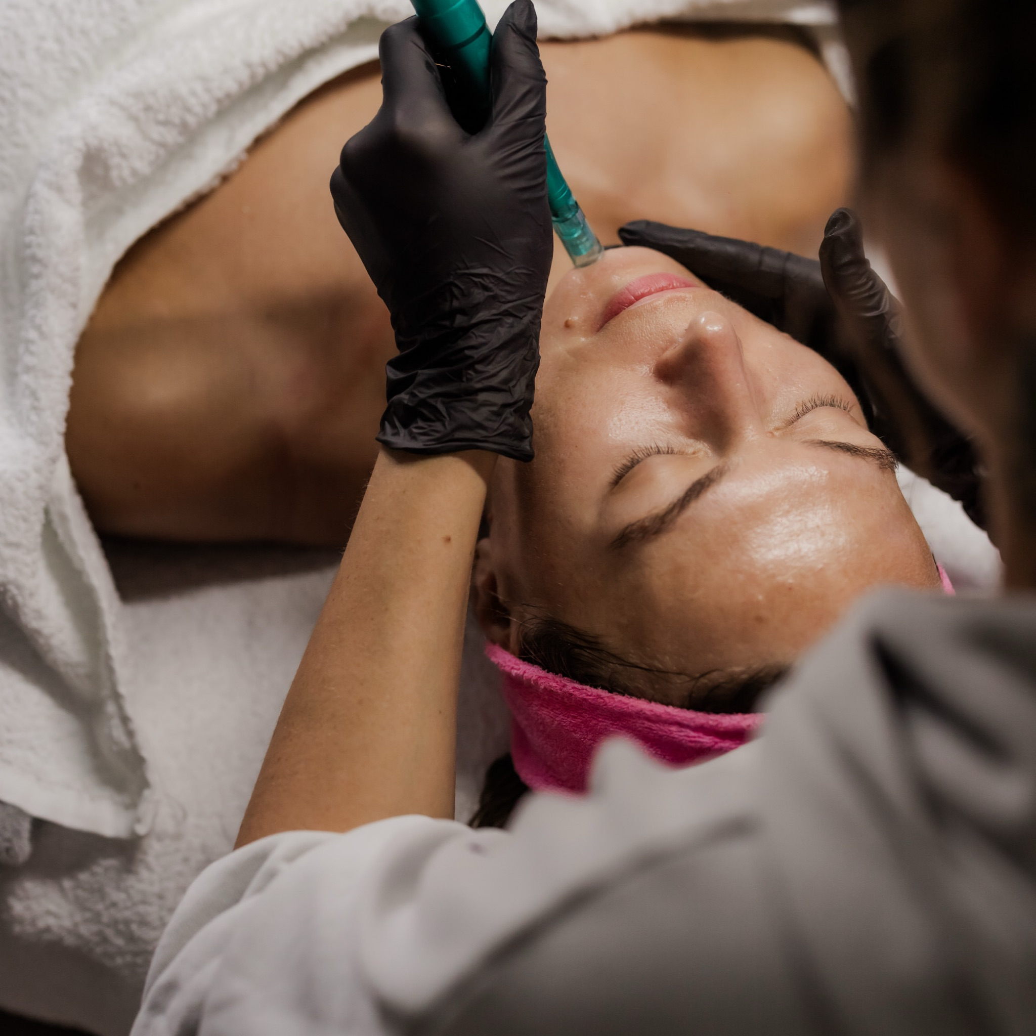 Mikrojehličky obličej