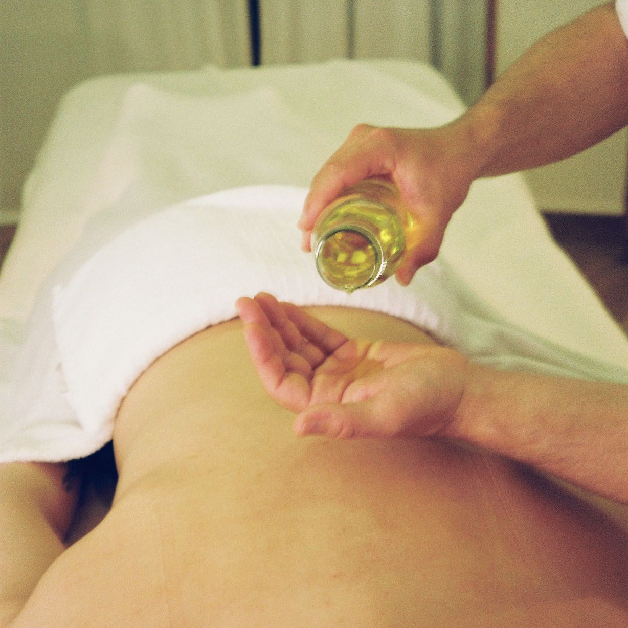 Relaxační masáž s teplým olejem 1h