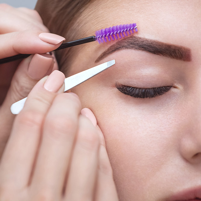 Obočí ‑ barvení hennou + botox