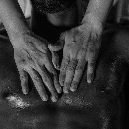 Massage Tantra sur table (90min)