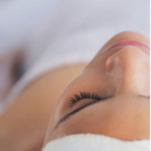 Tratt. Viso Illuminante