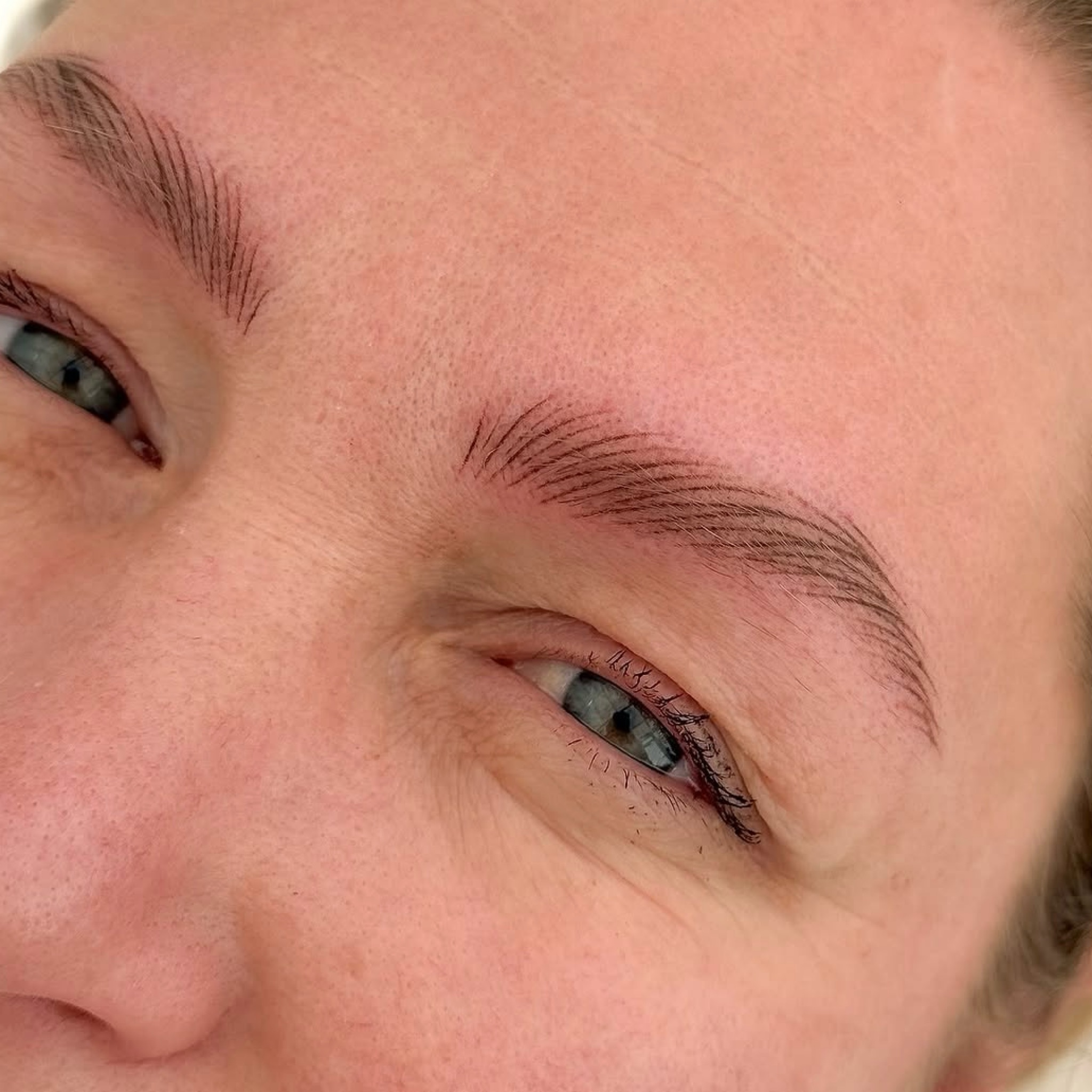 Tetovanie obočia MICROBLADING
