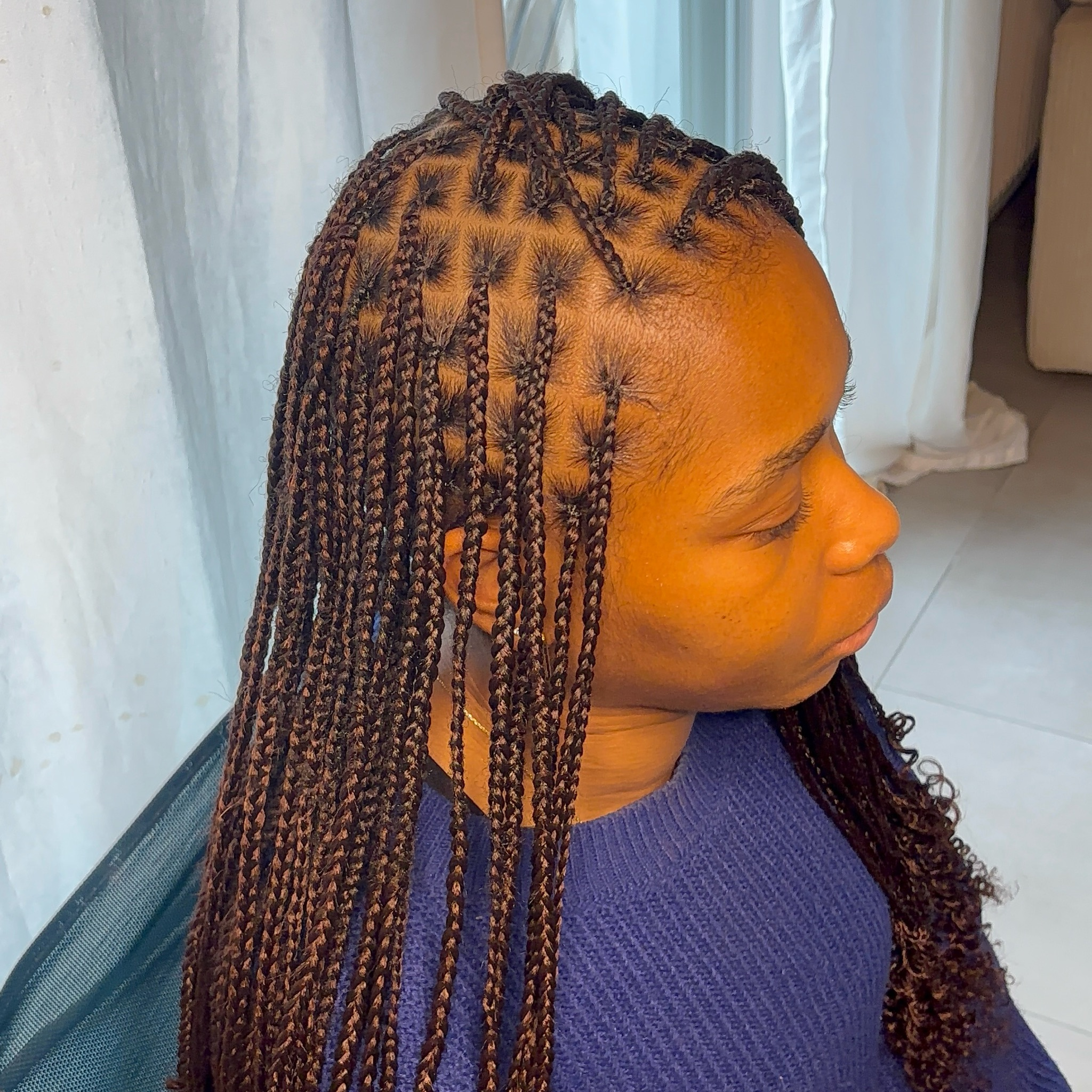 Small Knotless Braids/Twist mi-long