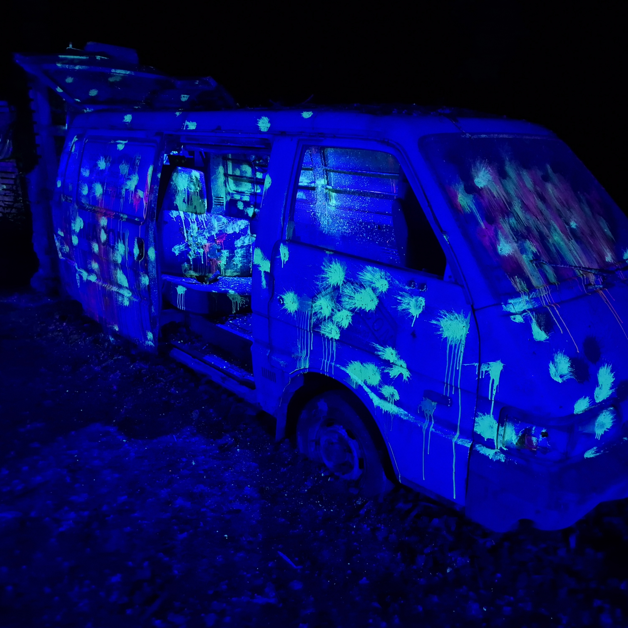 25€/osoba - Nočný paintball/ Glowball